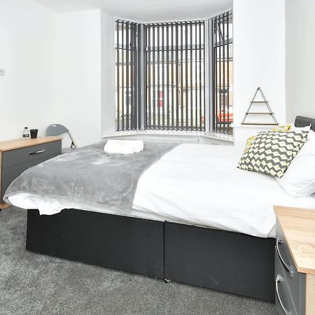Townhouse @ Chiltern Place Newcastle Under Lyme Silverdale  Dış mekan fotoğraf