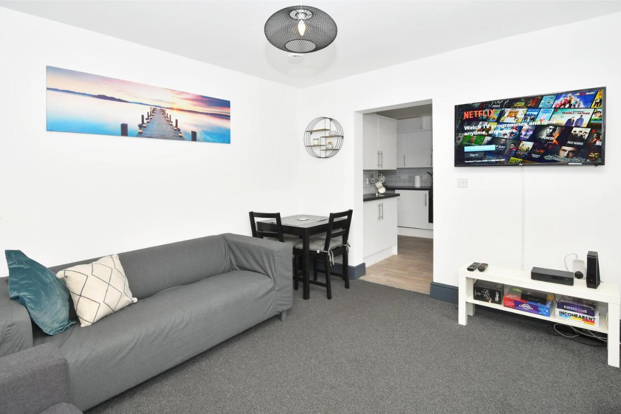 Townhouse @ Chiltern Place Newcastle Under Lyme Silverdale  Dış mekan fotoğraf